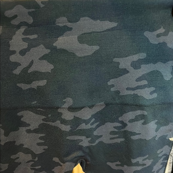 SPANX Dark Camouflage Leggings - Picture 2 of 8